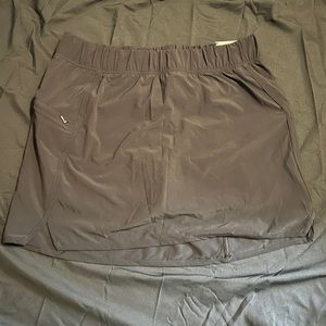 Black Mid-Rise Skort by CALIA